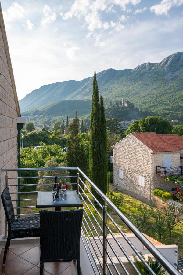 Apartments Dubelj Komolac Экстерьер фото