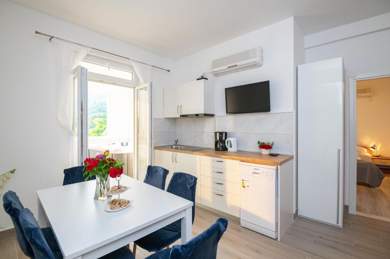 Apartments Dubelj Komolac Экстерьер фото