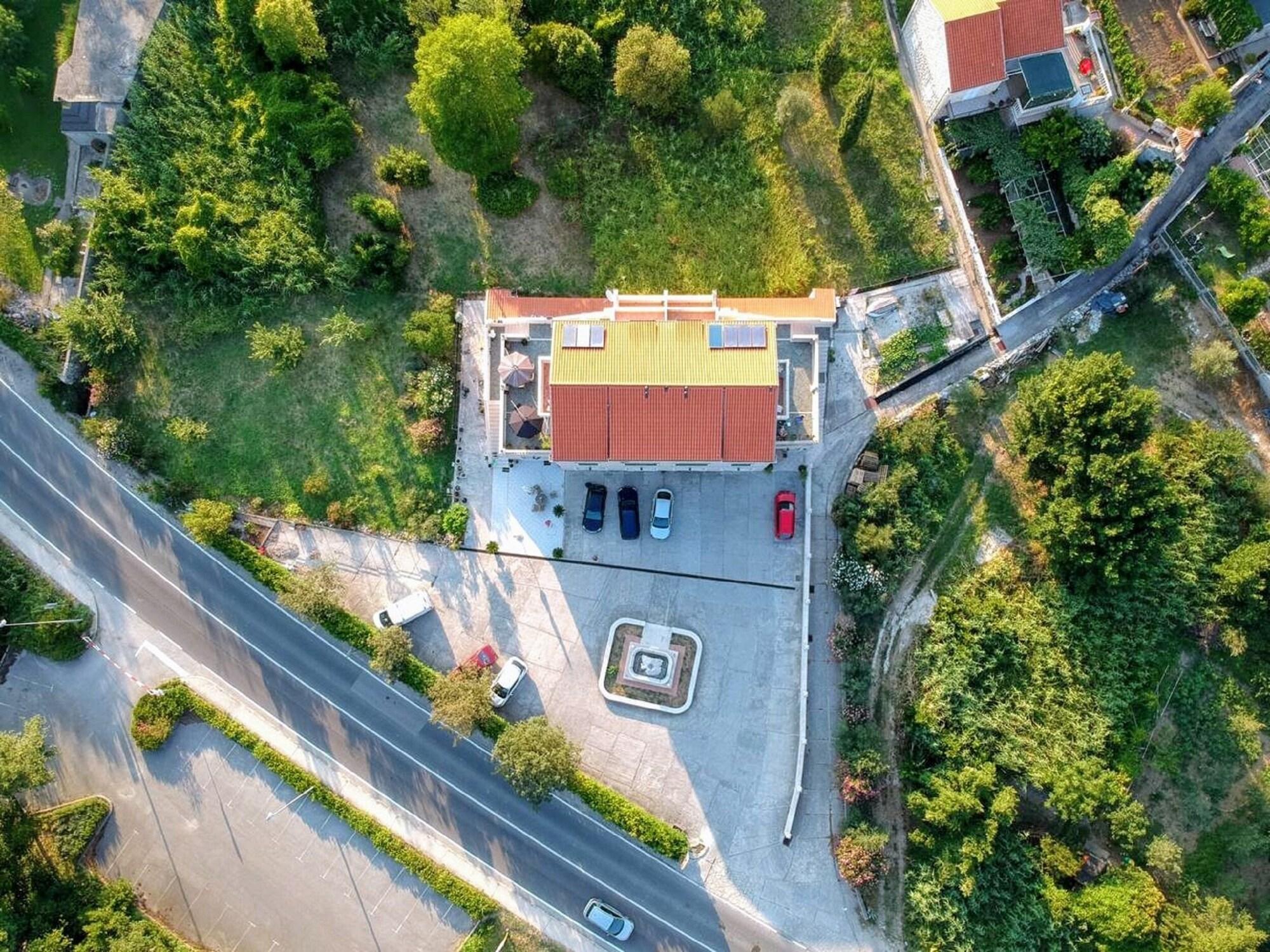 Apartments Dubelj Komolac Экстерьер фото