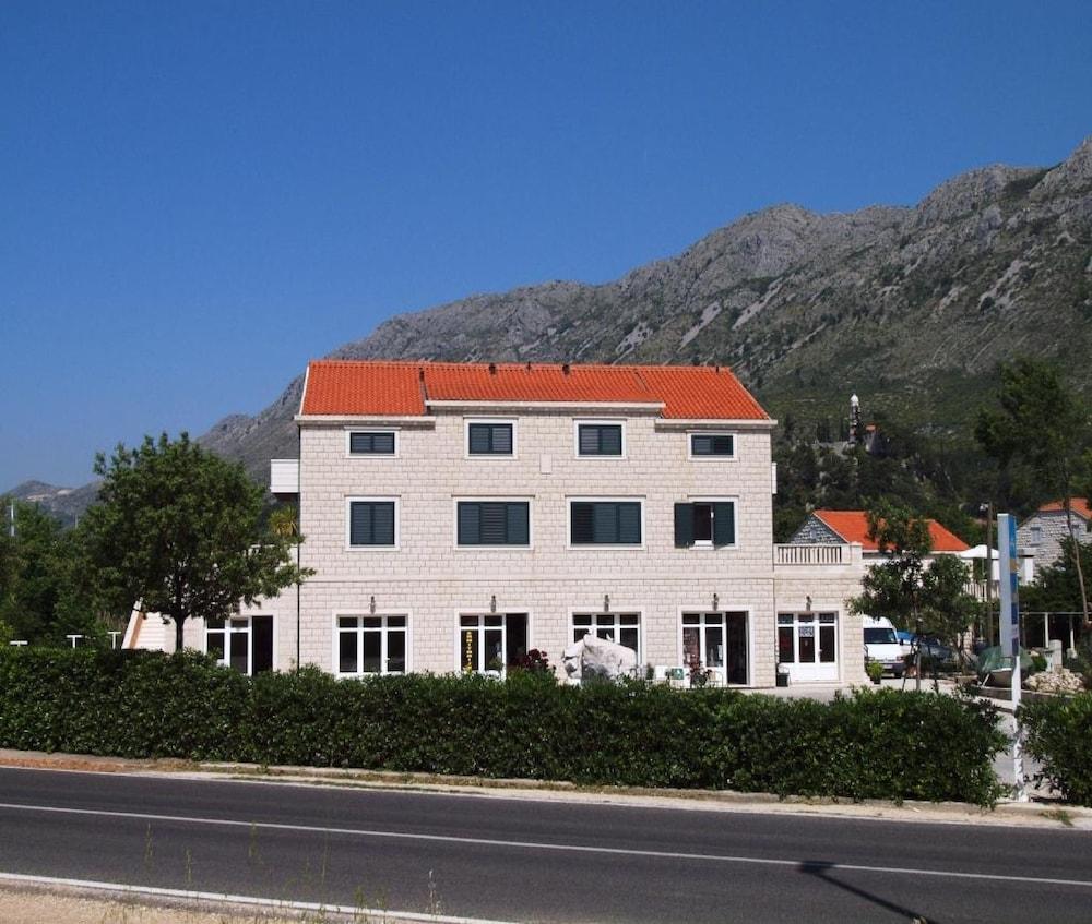 Apartments Dubelj Komolac Экстерьер фото