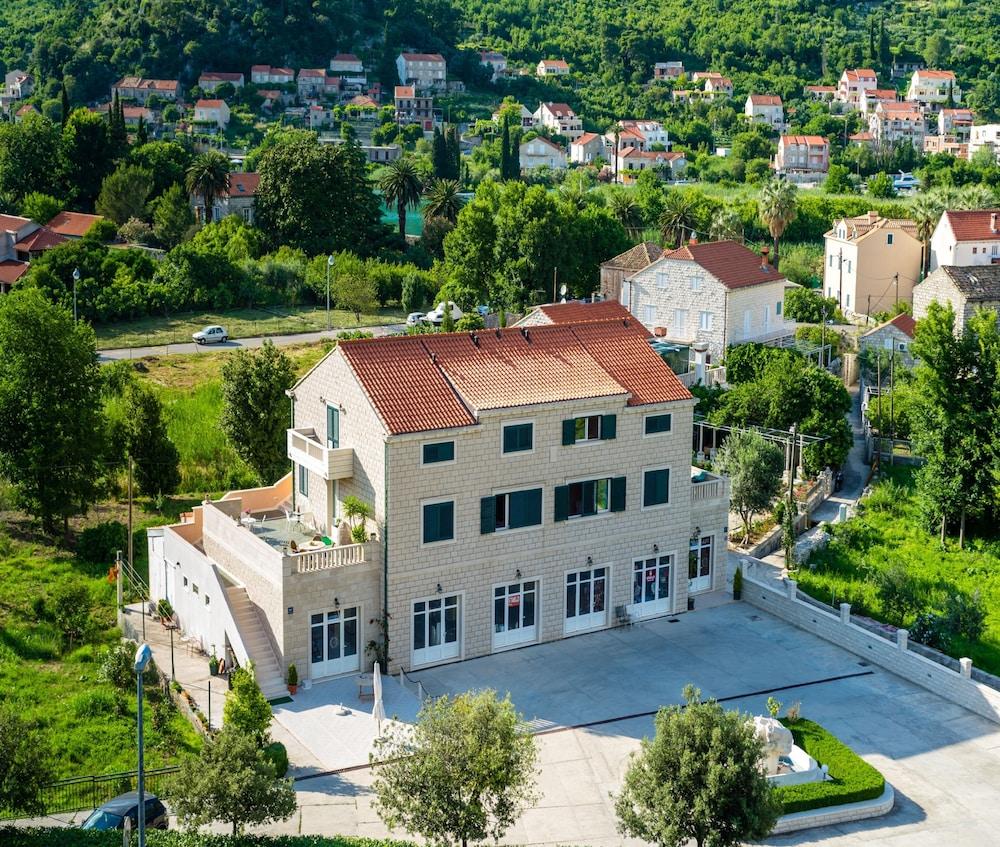 Apartments Dubelj Komolac Экстерьер фото